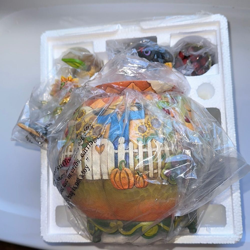 New in Box Jim Shore‎ 2006 Pumpkin Covered Container with Mini Figurines